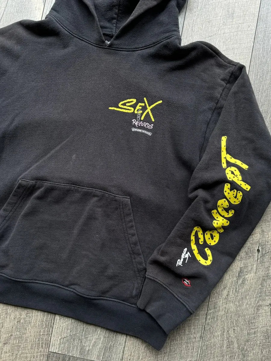 Sweaters & Hoodies